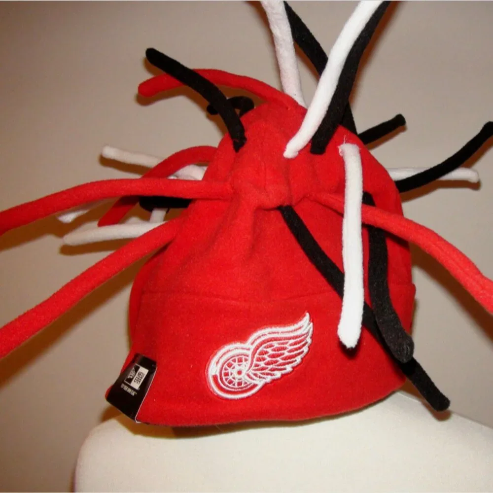 New Era Detroit Red Wings NHL Dreadlocks Fleece Beanie